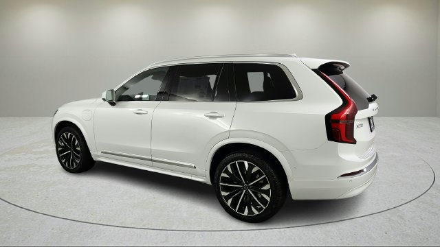 New 2026 Volvo XC90 T8 Plus w/ Protection Package AWD/4WD image 6