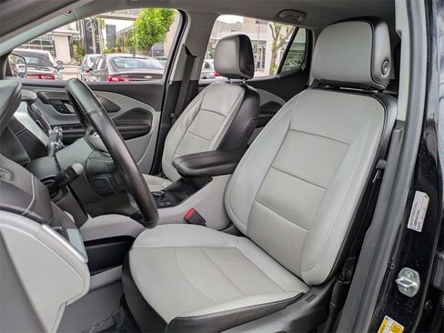 Used 2023 GMC Terrain SLT image 23