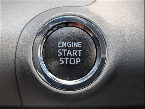 Used 2020 Toyota Avalon XLE w/ Moonroof Package FWD image 11