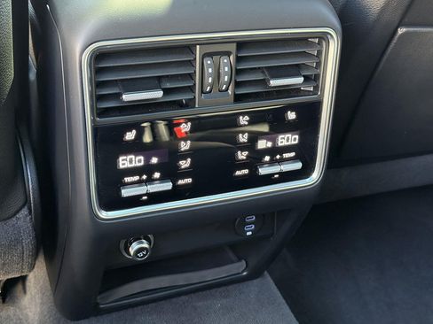 Used 2023 Porsche Cayenne AWD/4WD image 21