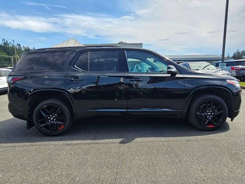 Used 2021 Chevrolet Traverse Premier w/ Redline Edition AWD/4WD image 2