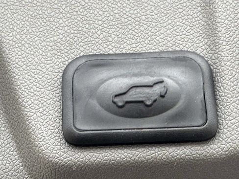 Used 2016 Chevrolet Traverse LT FWD image 16