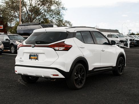 Used 2024 Nissan Kicks SR w/ SR Premium Package FWD image 5