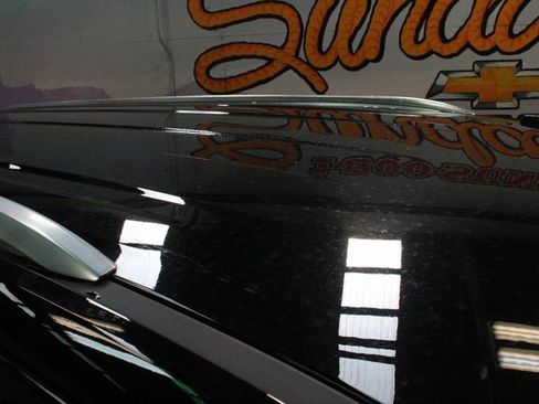 New 2025 Chevrolet Suburban Premier image 5