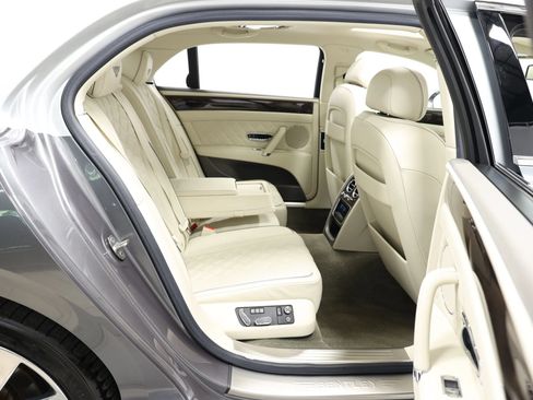 Used 2018 Bentley Flying Spur V8 AWD/4WD image 77