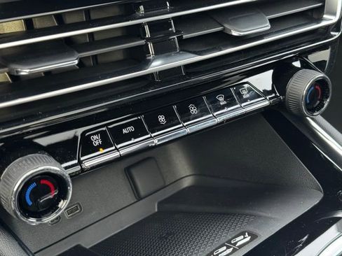 New 2026 Chevrolet Traverse Z71 w/ Driver Confidence Package image 13