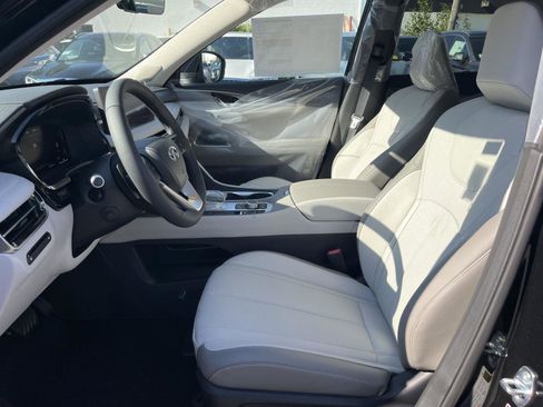 New 2026 INFINITI QX60 Luxe w/ Cargo Package image 9