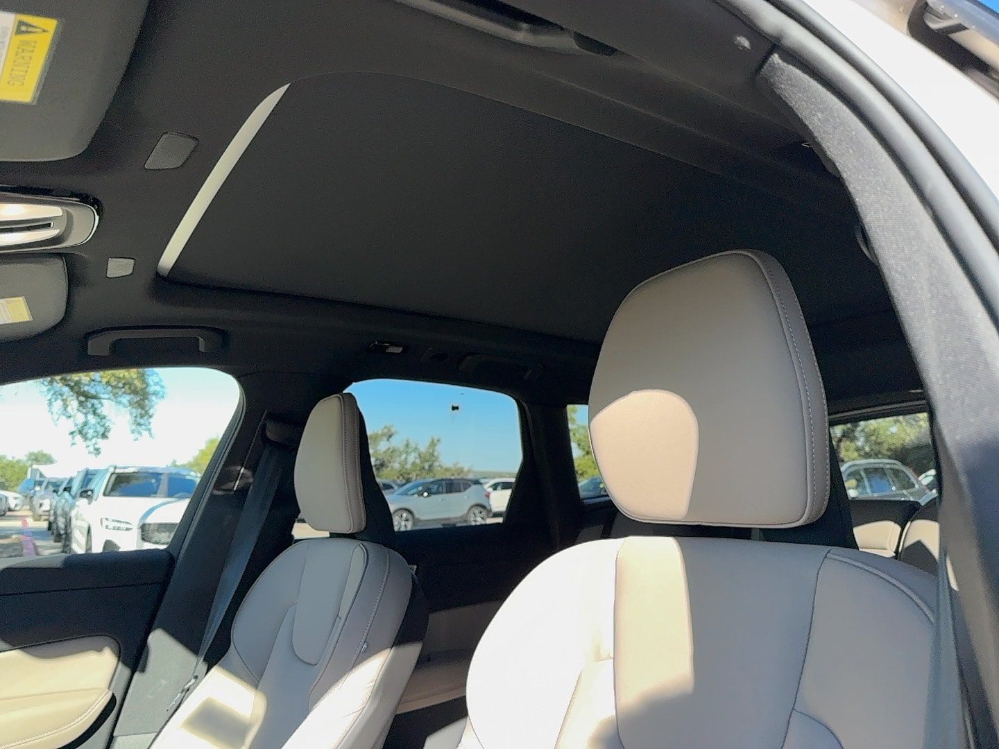 New 2026 Volvo XC60 B5 Plus w/ Protection Package Premier AWD/4WD image 12