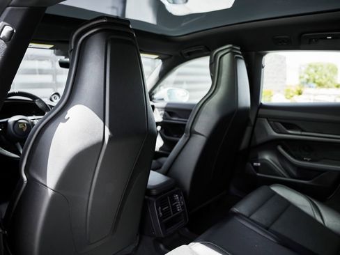 Used 2022 Porsche Taycan 4 Cross Turismo image 39