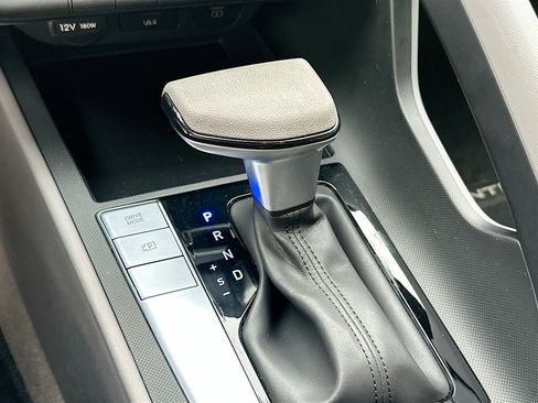 Used 2024 Hyundai Elantra SE image 24