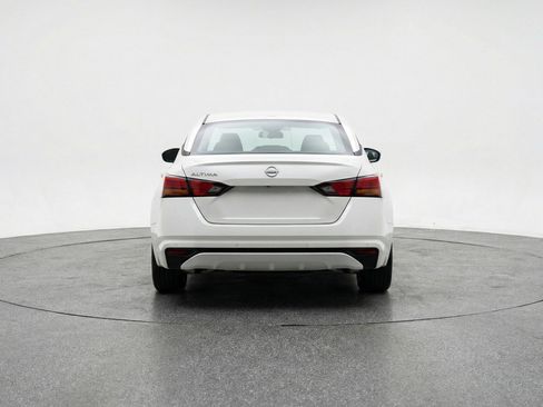 Used 2025 Nissan Altima 2.5 SV FWD image 7
