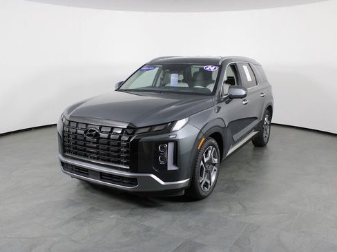 Certified 2024 Hyundai Palisade Limited image 2
