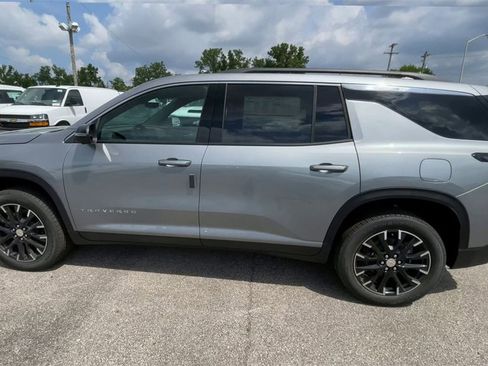 New 2026 Chevrolet Traverse LT w/ Sun and Wheel Package image 7