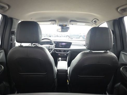 Used 2024 Buick Encore GX Sport Touring image 13