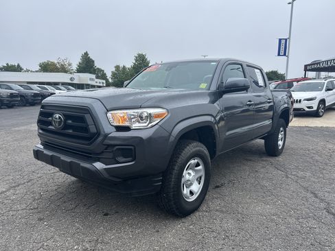 Used 2021 Toyota Tacoma SR AWD/4WD image 7