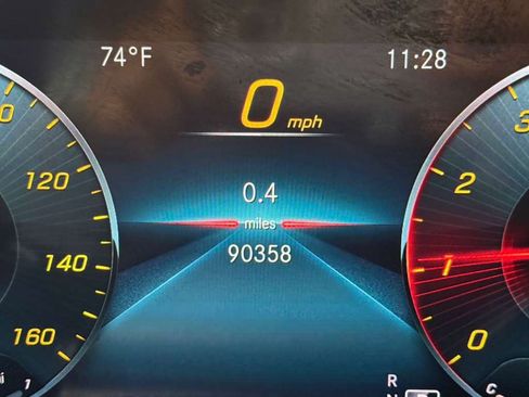 Used 2020 Mercedes-Benz GLE 350 4MATIC w/ Premium Package image 17