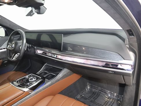 Used 2023 BMW 760i xDrive image 57