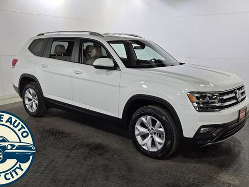 Used 2019 Volkswagen Atlas SE w/ Towing Package image 9