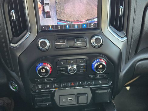 Used 2020 GMC Sierra 2500 Denali w/ Denali Ultimate Package AWD/4WD image 15