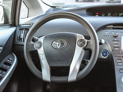 Used 2015 Toyota Prius Three image 16