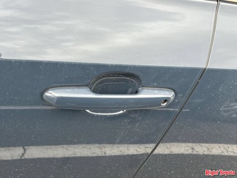 Certified 2025 Toyota Grand Highlander FWD image 10