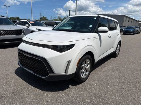 Certified 2024 Kia Soul LX w/ Option Group 015 FWD image 9