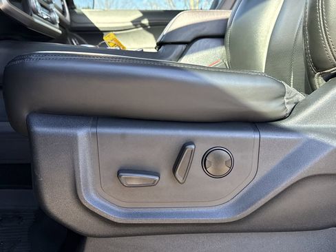 Used 2022 Ford Expedition XLT image 24