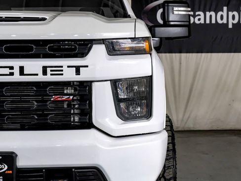 Used 2023 Chevrolet Silverado 2500 LT image 41