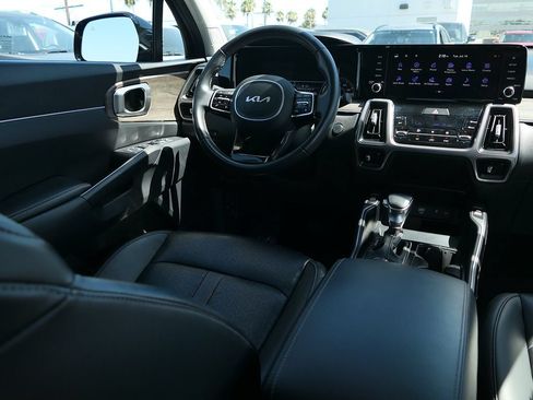 Used 2023 Kia Sorento EX w/ Panoramic Sunroof Package FWD image 26