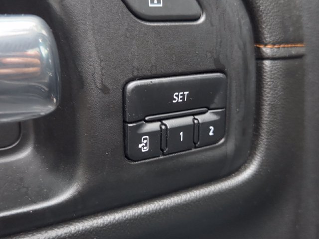 Used 2022 GMC Sierra 1500 AT4 w/ AT4 Premium Package AWD/4WD image 5