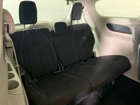 Used 2023 Chrysler Voyager LX FWD image 7