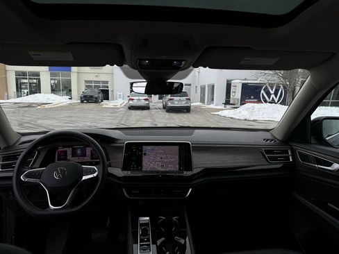Certified 2025 Volkswagen Atlas SEL image 21