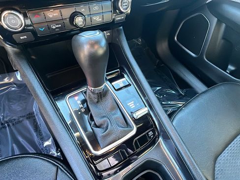 Used 2024 Jeep Compass Latitude image 31