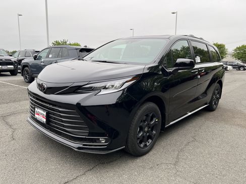 New 2026 Toyota Sienna XLE Woodland Edition AWD/4WD image 1