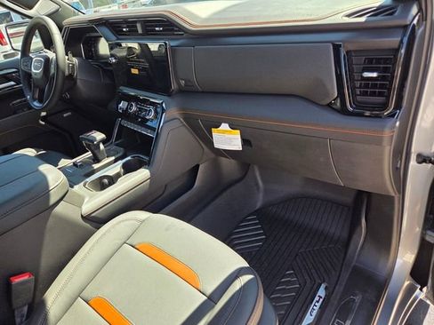 New 2026 GMC Sierra 1500 AT4 w/ AT4 Premium Package AWD/4WD image 17