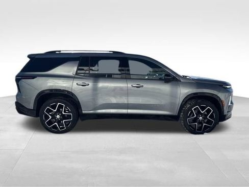 Certified 2025 Chevrolet Traverse High Country image 8