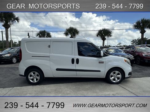 Used 2017 RAM ProMaster City Tradesman SLT w/ Rear Back-up Camera Group image 2