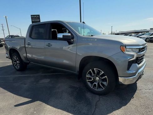 Used 2023 Chevrolet Silverado 1500 LT AWD/4WD image 2