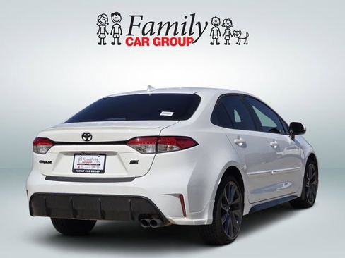 Used 2025 Toyota Corolla SE FWD image 4