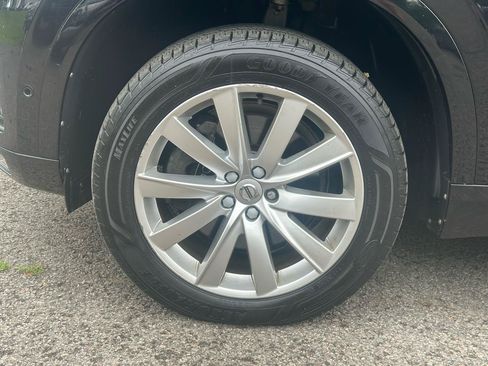 Used 2018 Volvo XC90 T6 Momentum w/ Convenience Package AWD/4WD image 5