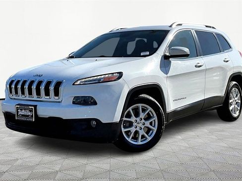 Used 2016 Jeep Cherokee Latitude image 1