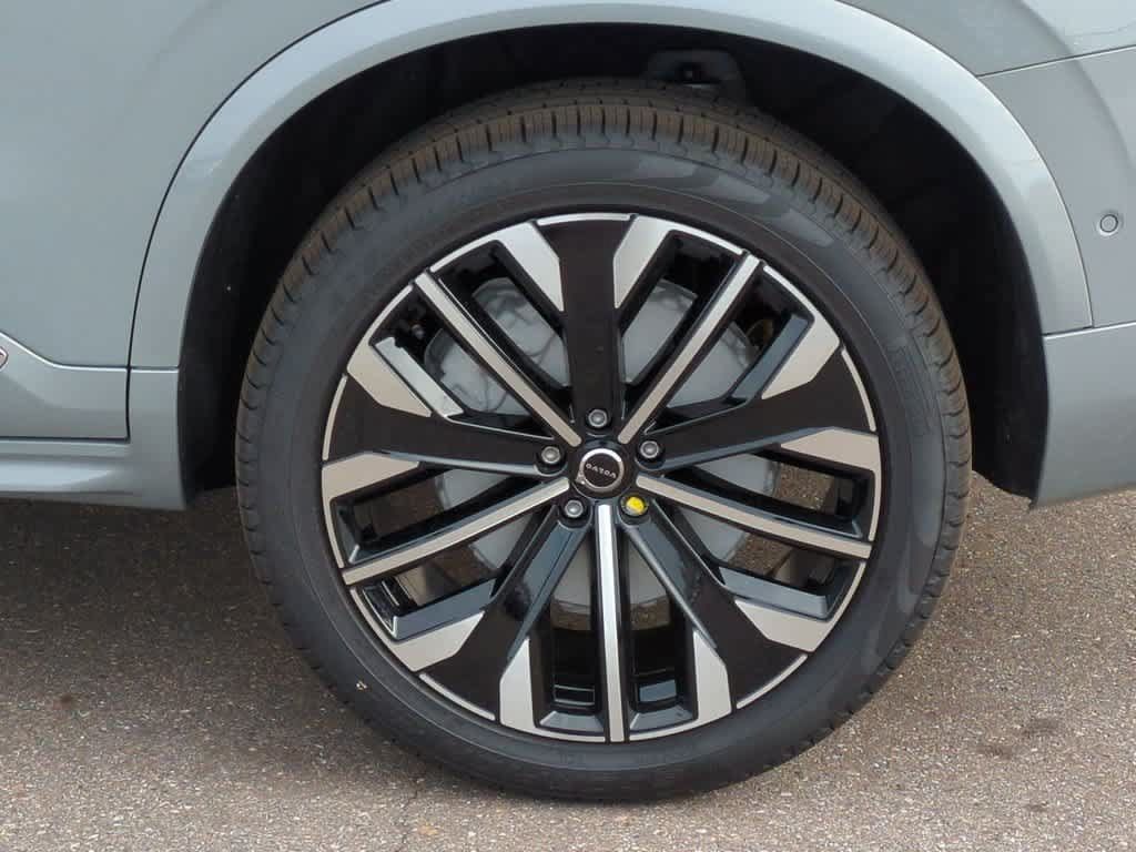 Used 2026 Volvo XC90 B6 Plus w/ Protection Package Premier AWD/4WD image 12