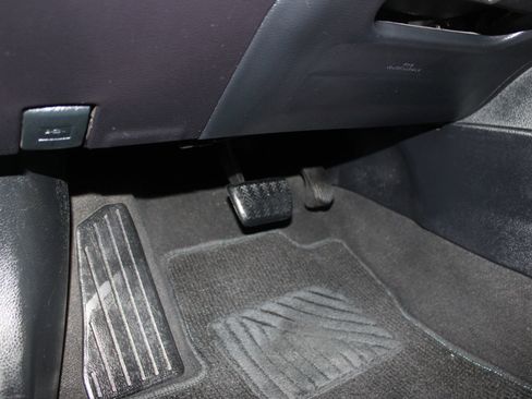 Used 2016 Toyota Corolla LE image 7