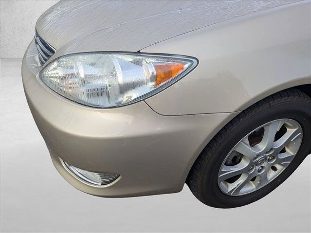 Used 2005 Toyota Camry XLE FWD image 9