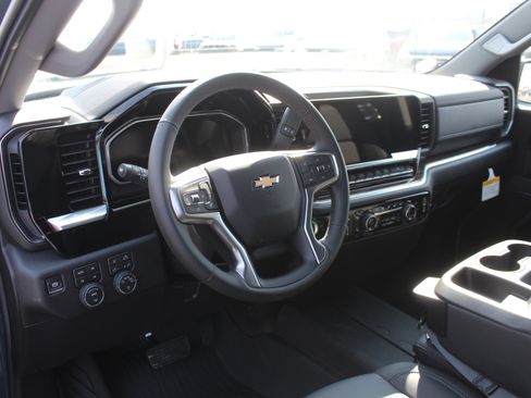 New 2026 Chevrolet Silverado 1500 LT w/ Z71 Off-Road Package image 10