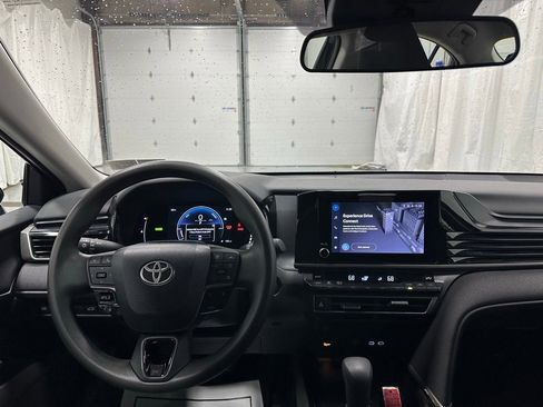 Used 2025 Toyota Camry LE image 16