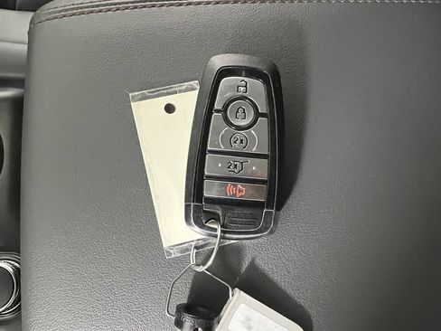 Used 2025 Ford Explorer Active w/ Active Comfort Package AWD/4WD image 38