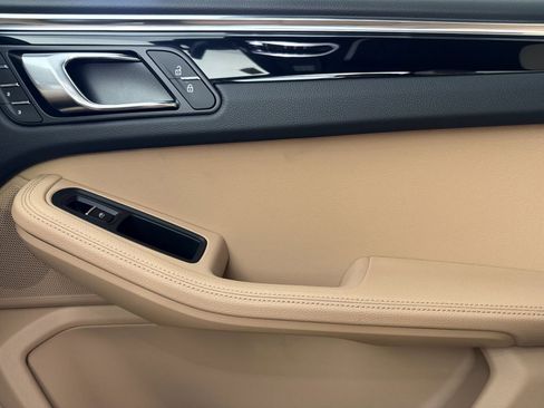 New 2026 Porsche Macan AWD/4WD image 20