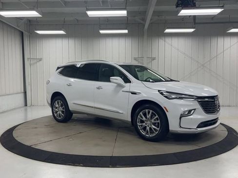 Used 2023 Buick Enclave Essence w/ Experience Buick Package AWD/4WD image 2