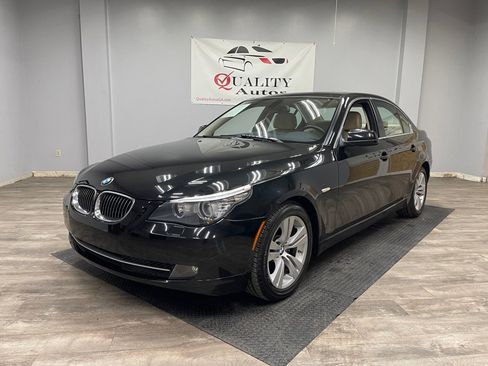 Used 2010 BMW 528i Sedan image 1